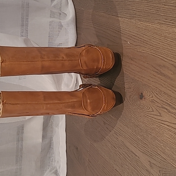 Boots - Picture 2 of 5